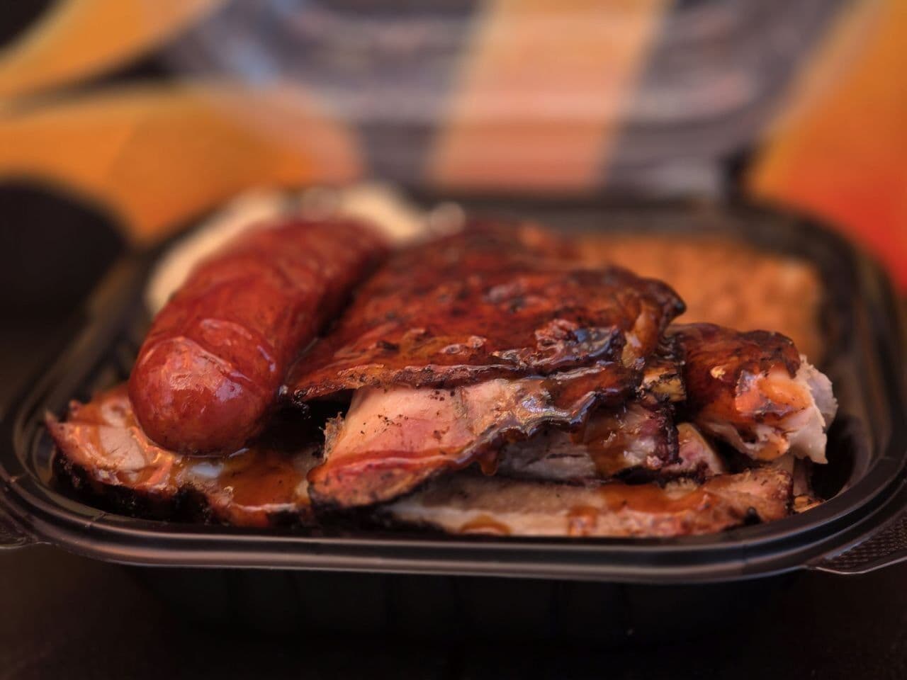 Hot link and rib BBQ plate
